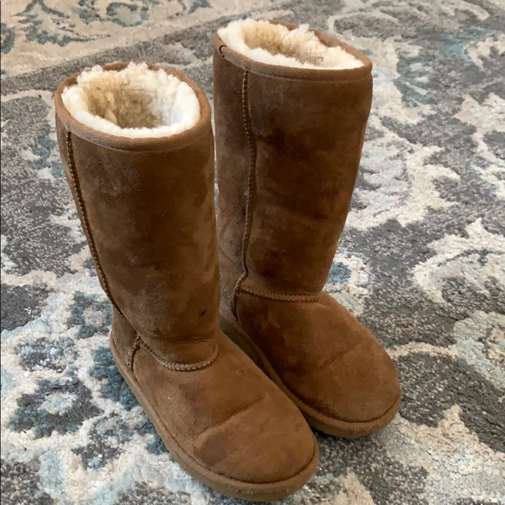 UGG